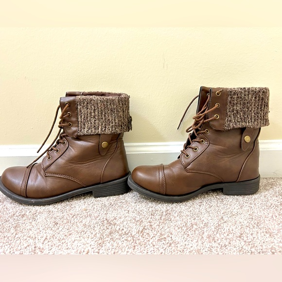 Women’s winter boots - size-7 - Picture 3 of 5